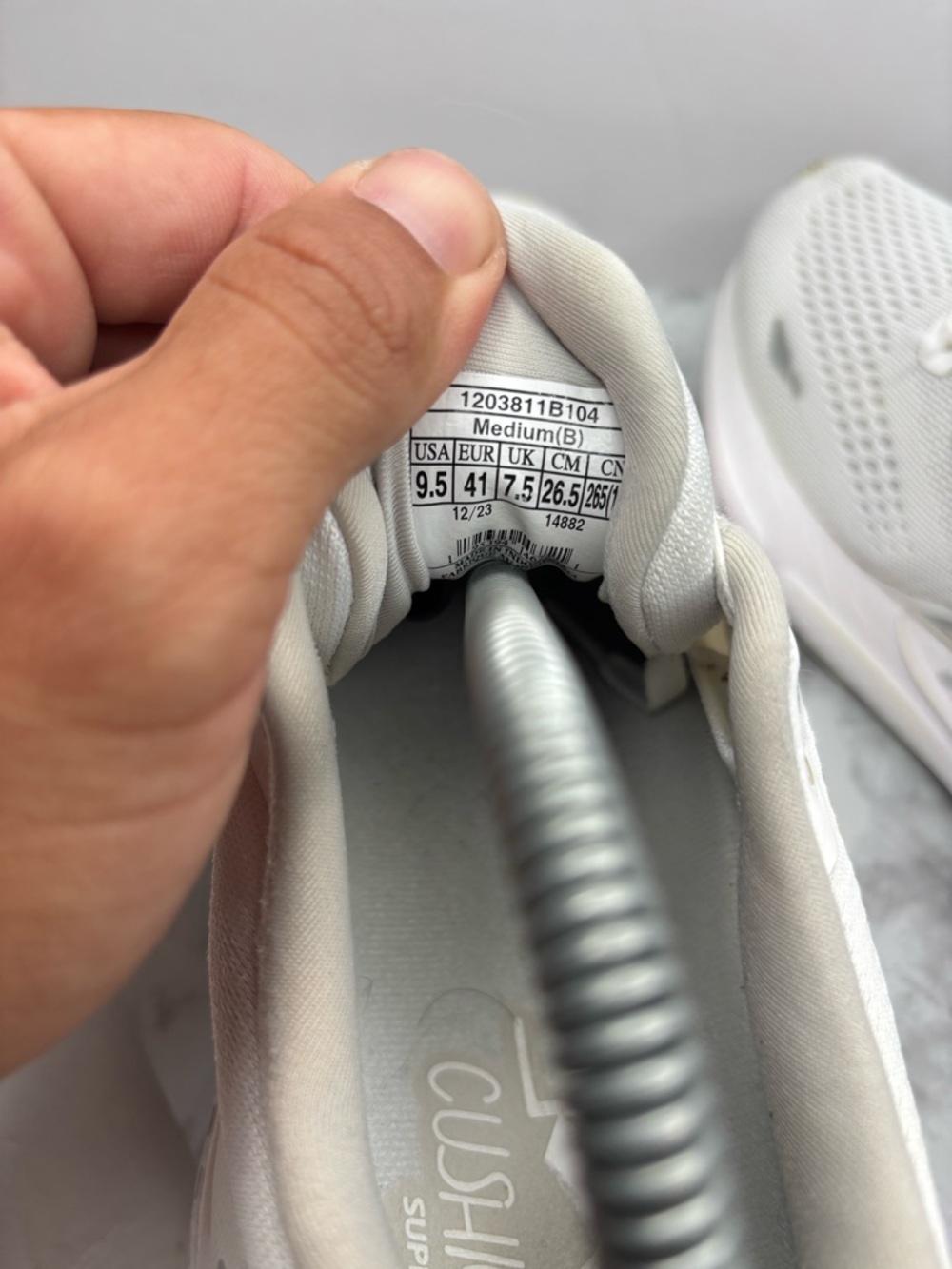 Size 9.5 - Brooks Adrenaline GTS 23 White Oyster W - Picture 7 of 7